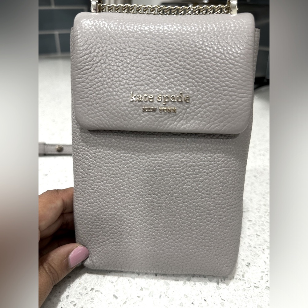 KATE SPADE NEW YORK Veronica Pebbled Phone Crossbody in Gray